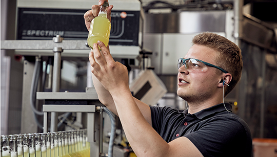 Mitarbeiter in der Produktion